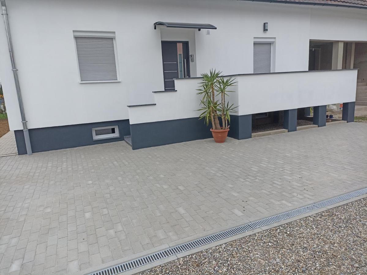 Ebs Paradies Rheinhausen Eksteriør bilde